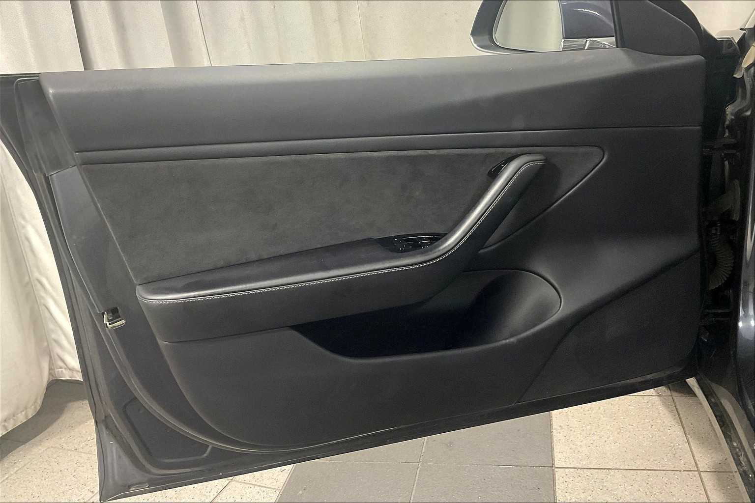 2020 Tesla Model 3 Long Range - Photo 9