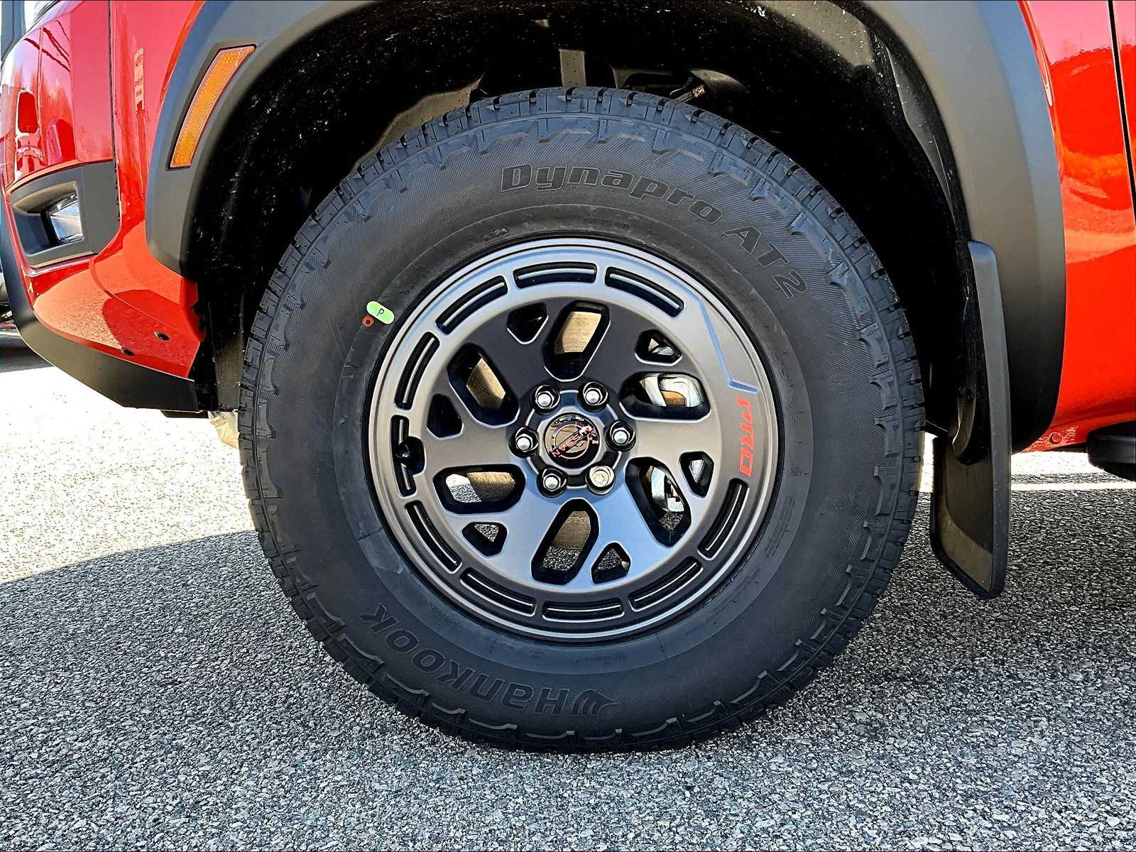 2025 Nissan Frontier PRO-4X - Photo 8