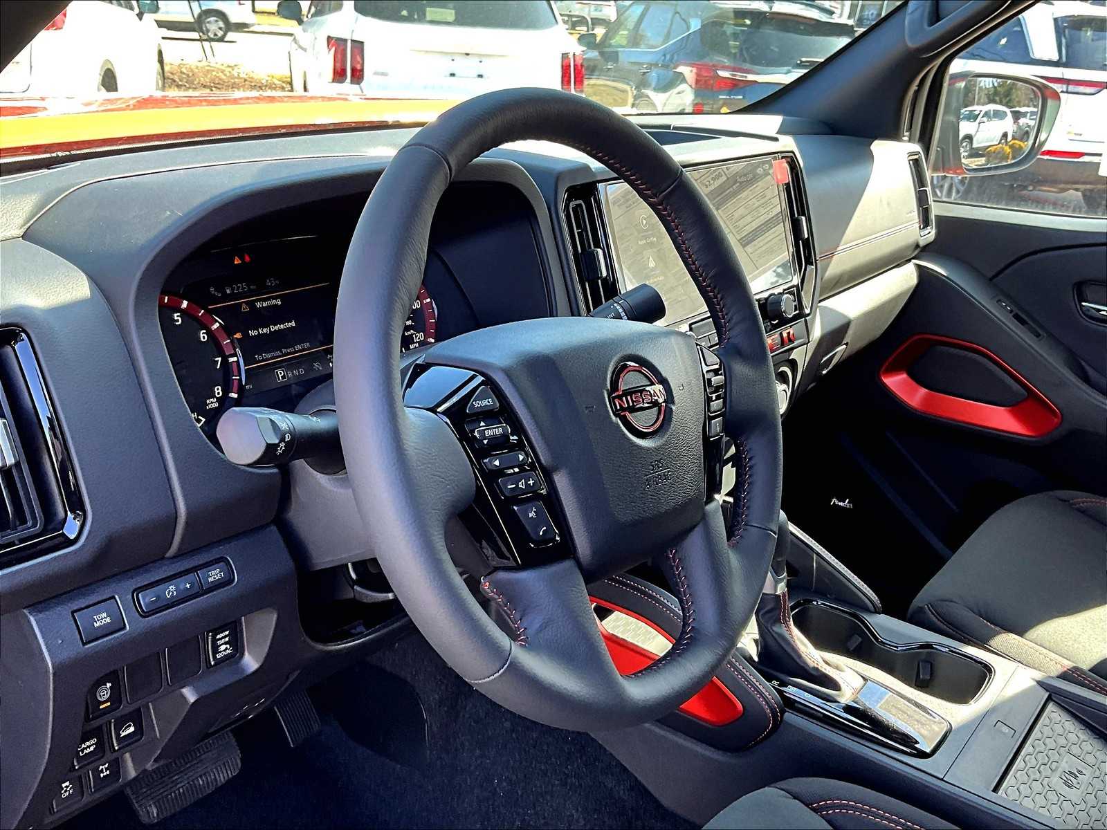 2025 Nissan Frontier PRO-4X - Photo 9