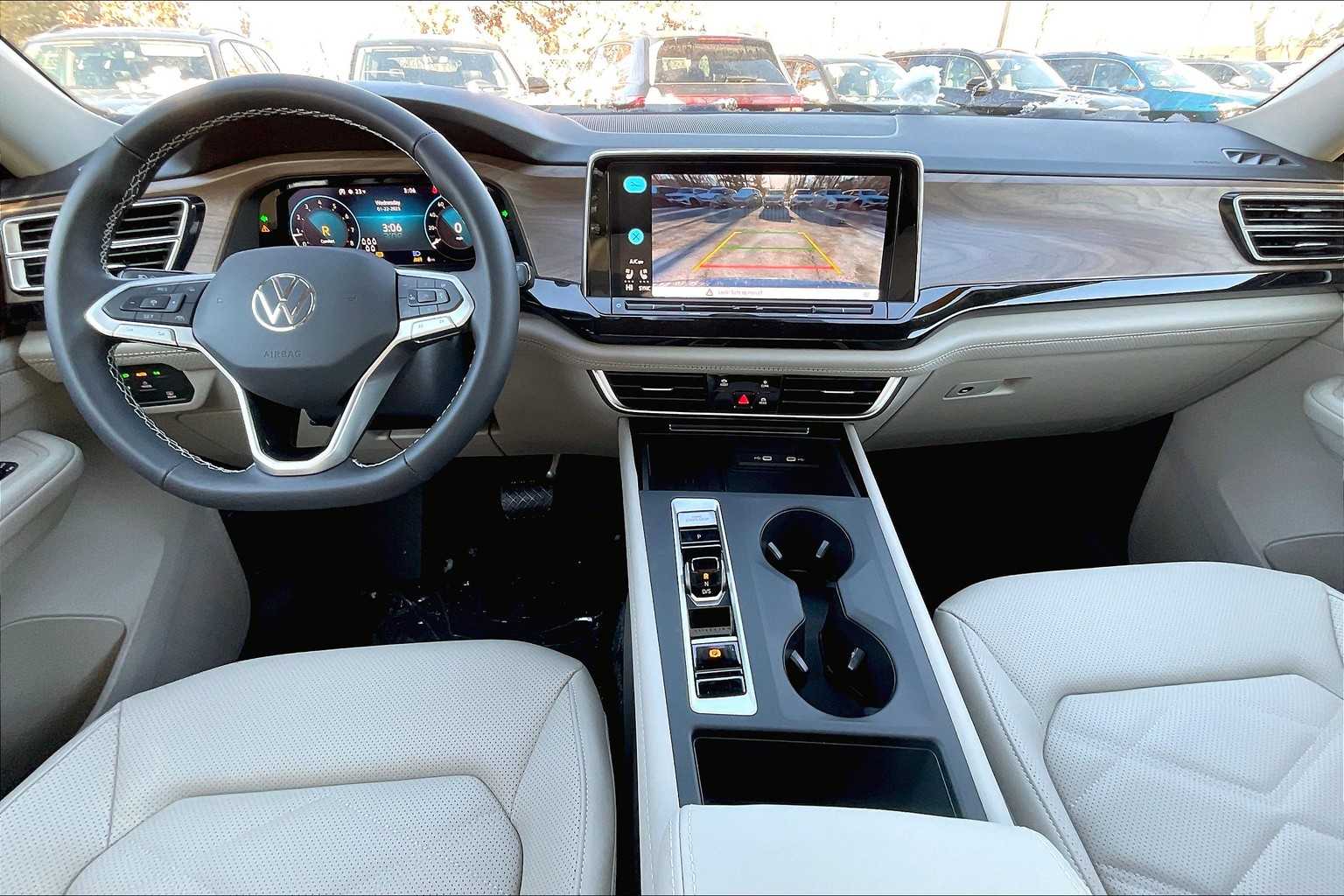 2025 Volkswagen Atlas 2.0T SE - Photo 12