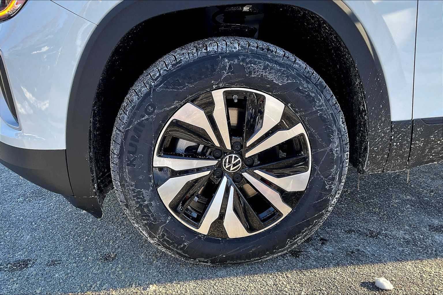 2025 Volkswagen Atlas 2.0T SE - Photo 8