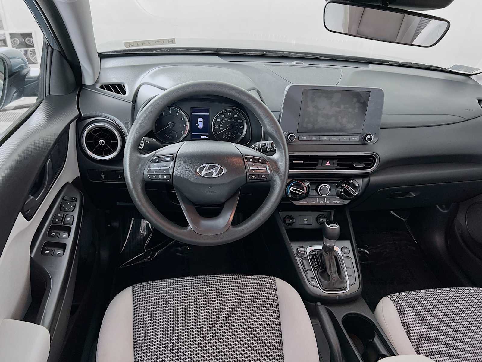 2022 Hyundai Kona SE - Photo 21