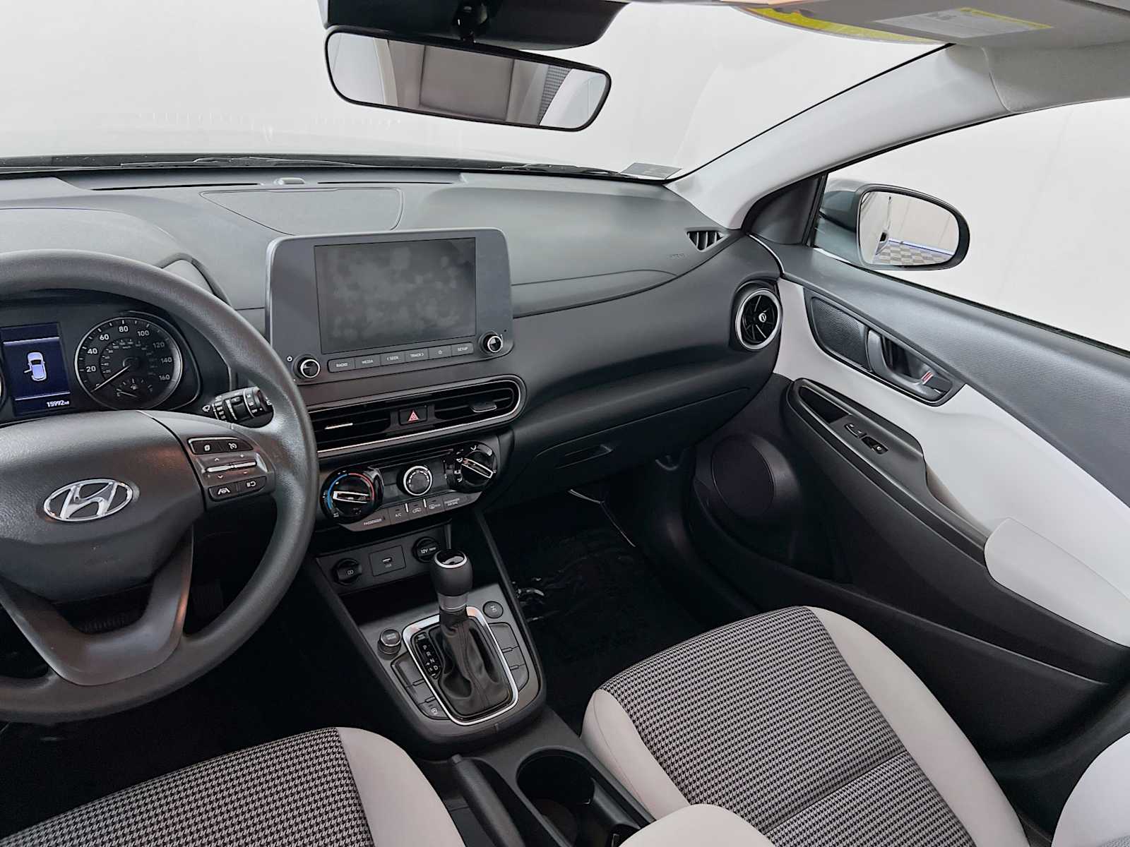 2022 Hyundai Kona SE - Photo 22