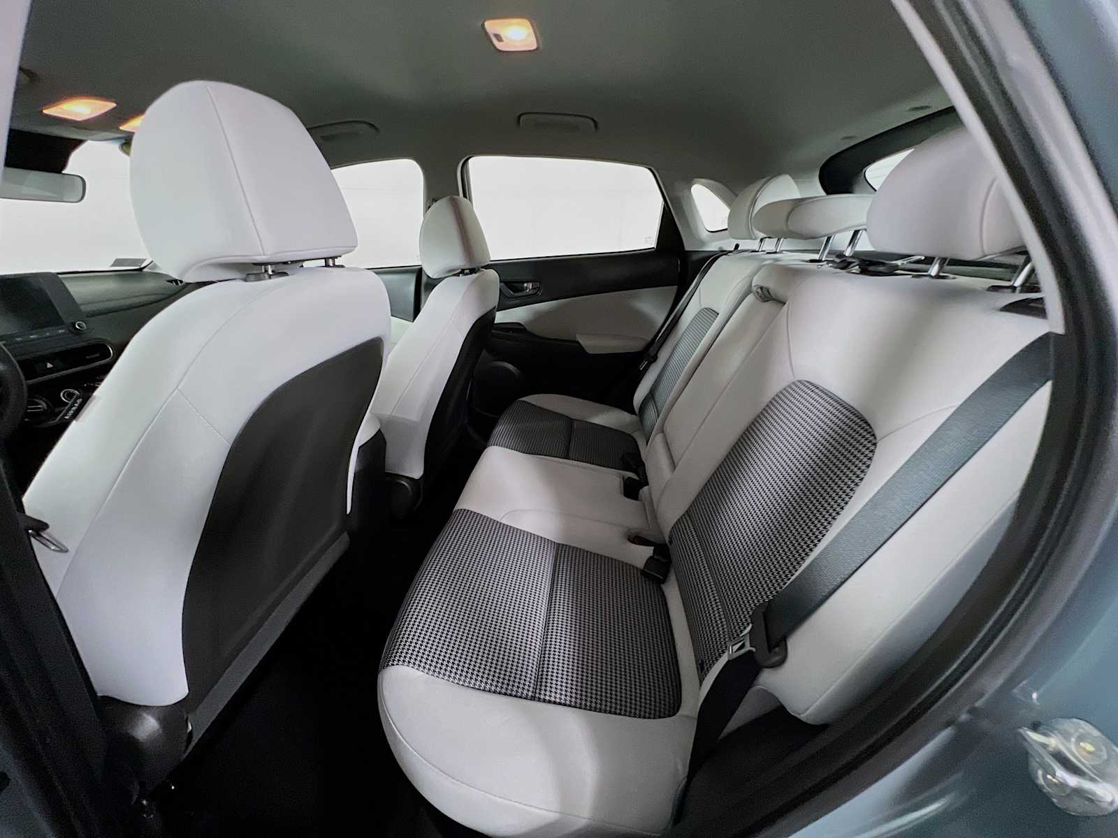 2022 Hyundai Kona SE - Photo 23