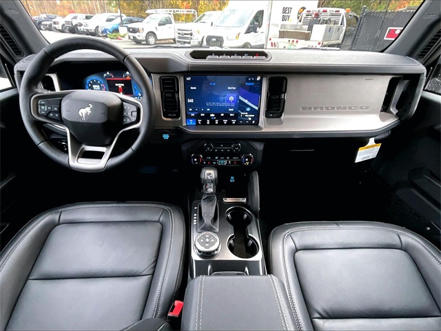 2025 Ford Bronco Outer Banks - Photo 6
