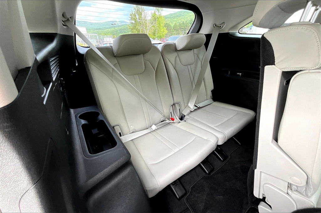 2022 Kia Sorento S - Photo 17
