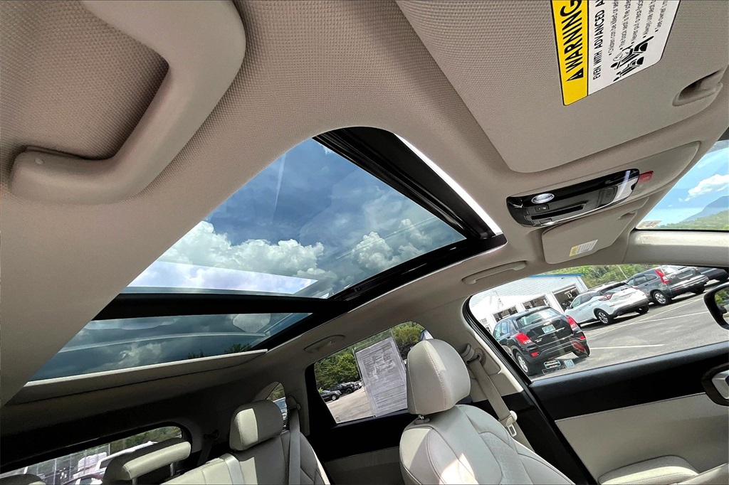 2022 Kia Sorento S - Photo 23
