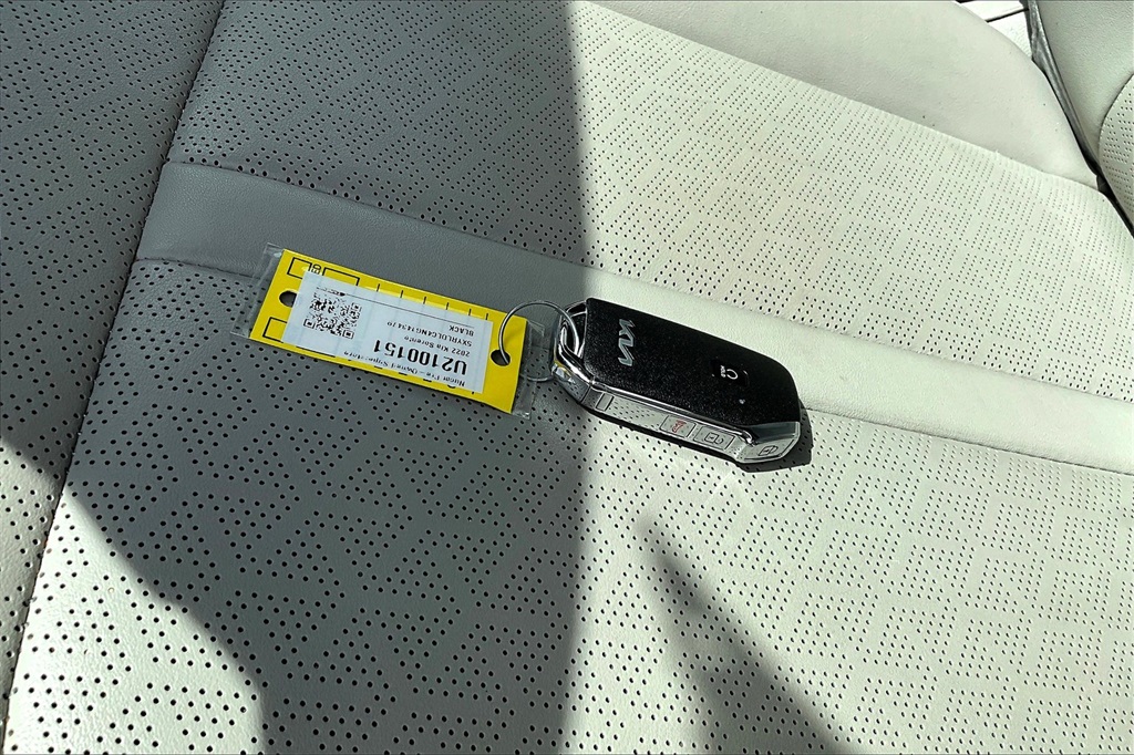 2022 Kia Sorento S - Photo 29