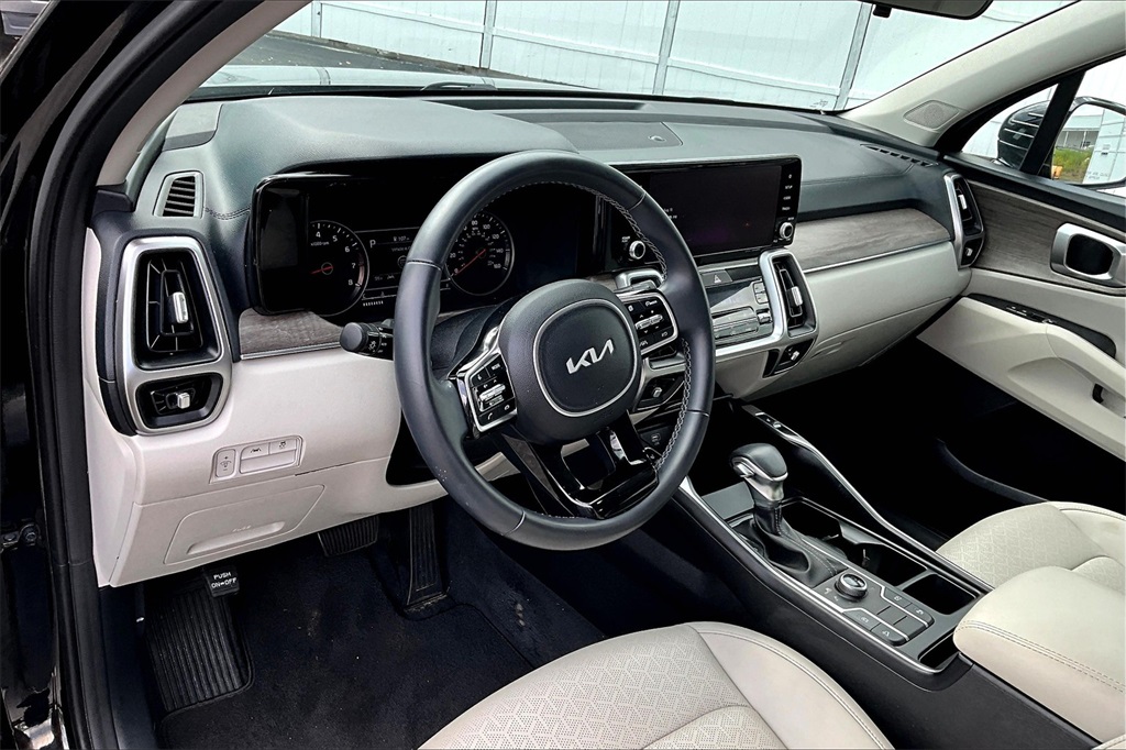 2022 Kia Sorento S - Photo 8