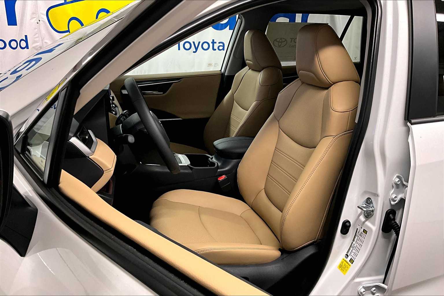 2025 Toyota RAV4 Limited - Photo 11