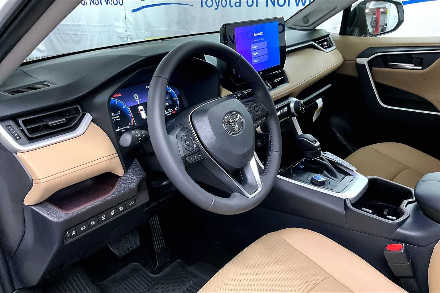 2025 Toyota RAV4 Limited - Photo 9