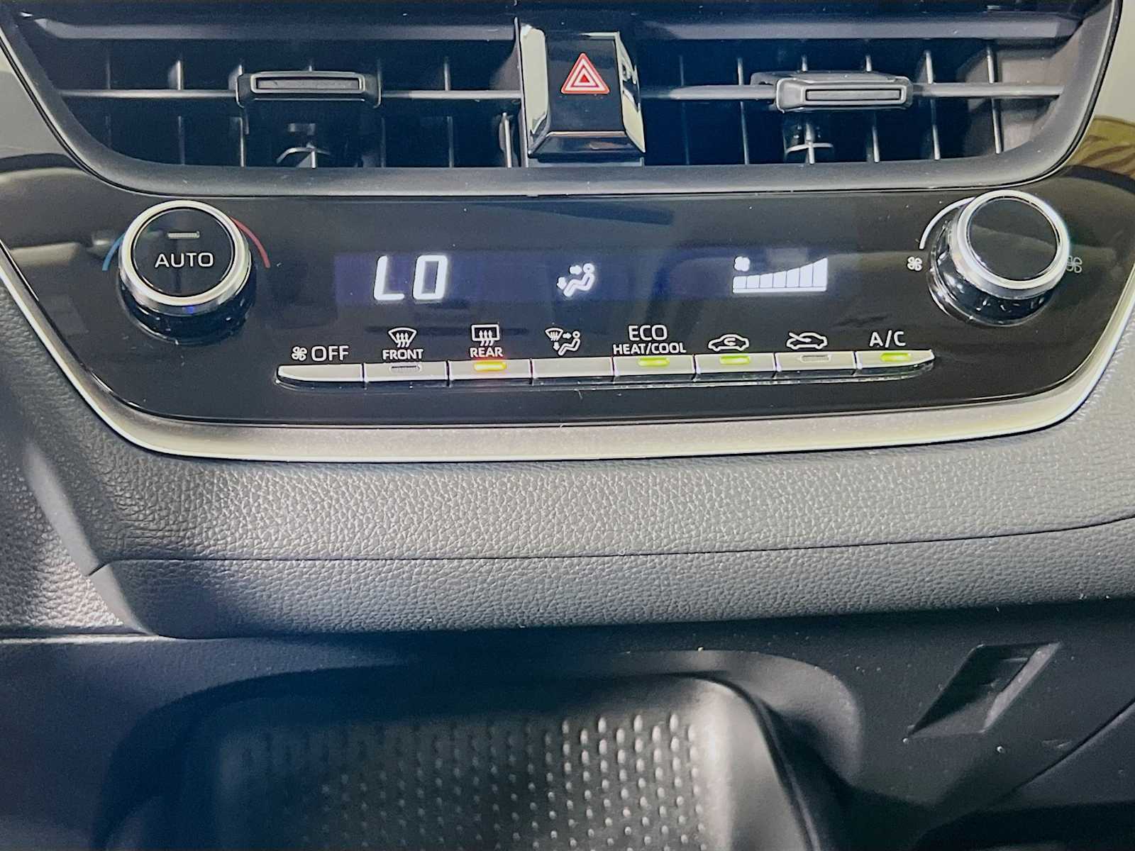 2022 Toyota Corolla LE - Photo 15