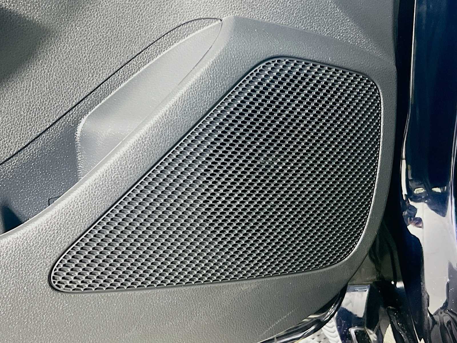 2022 Toyota Corolla LE - Photo 18