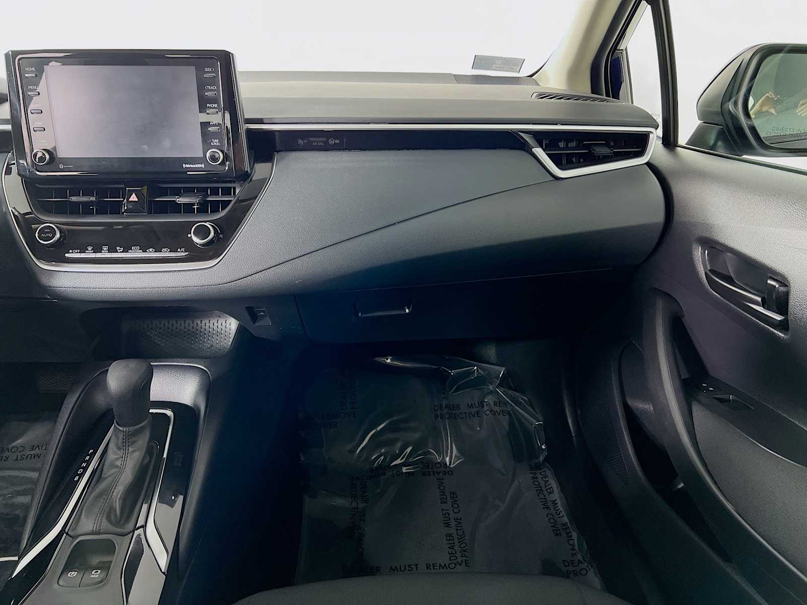 2022 Toyota Corolla LE - Photo 22