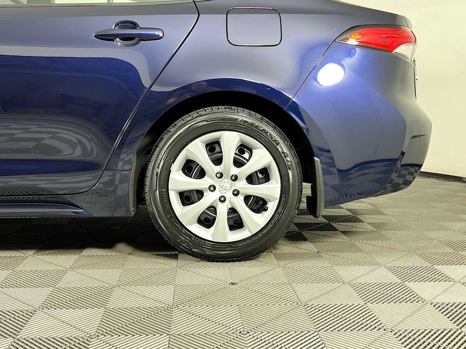 2022 Toyota Corolla LE - Photo 29