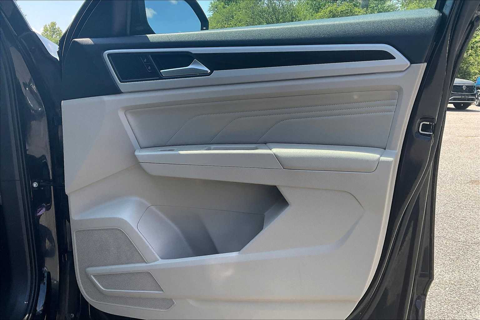 2022 Volkswagen Atlas 2.0T SE - Photo 12
