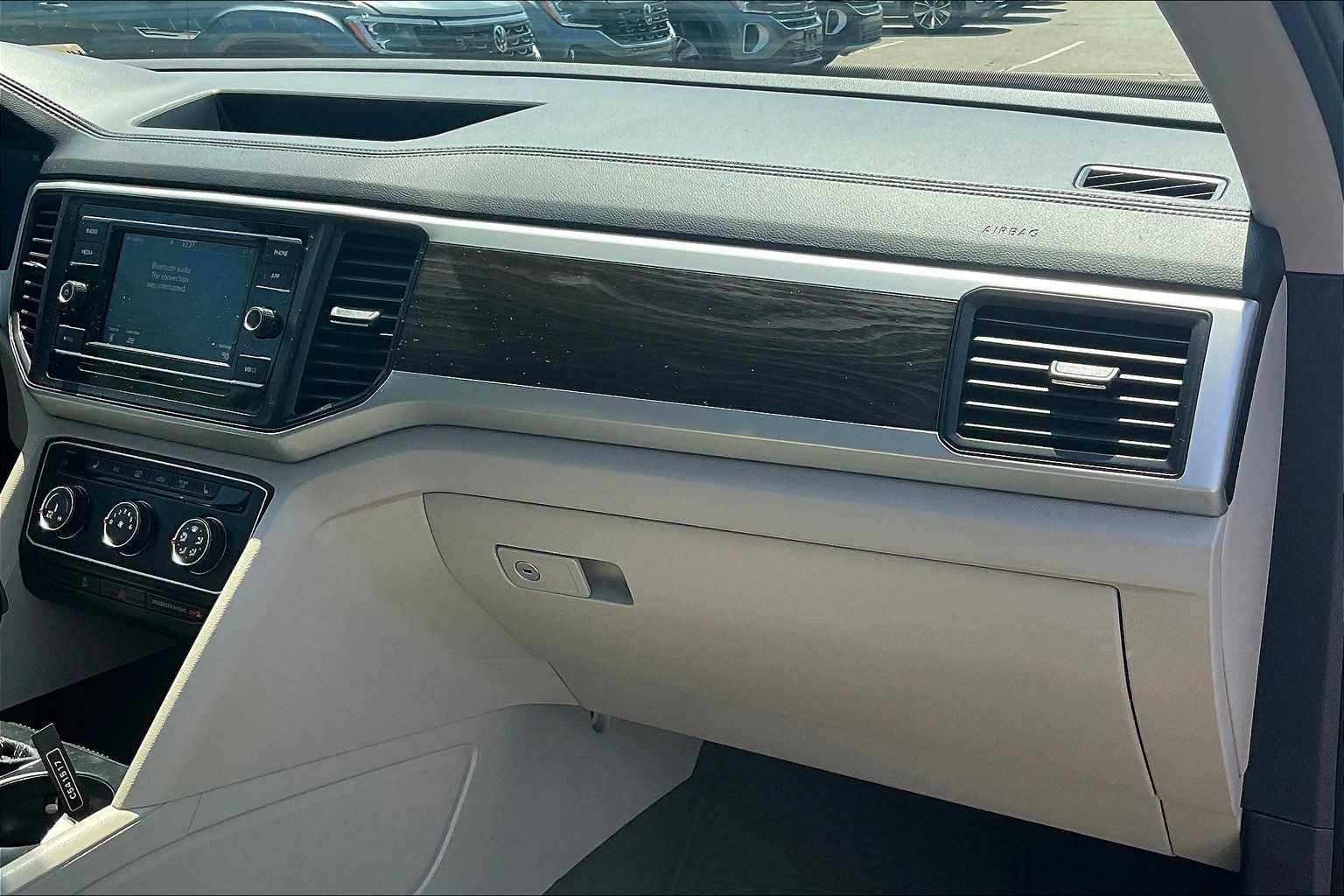 2022 Volkswagen Atlas 2.0T SE - Photo 13