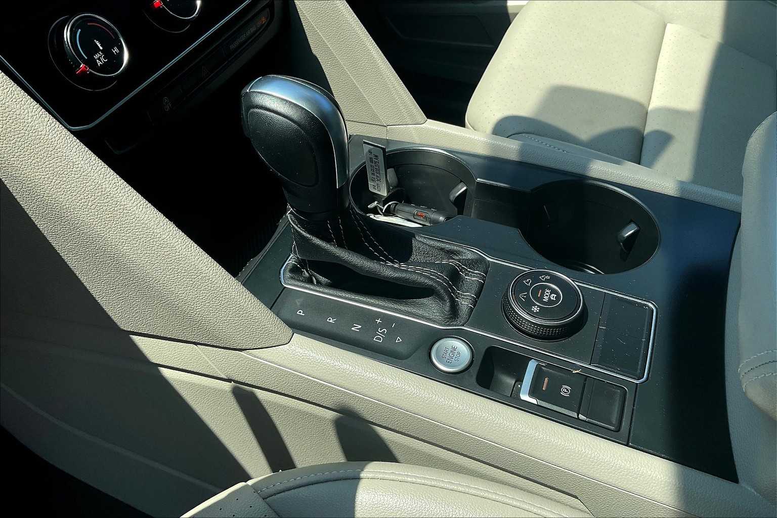 2022 Volkswagen Atlas 2.0T SE - Photo 21