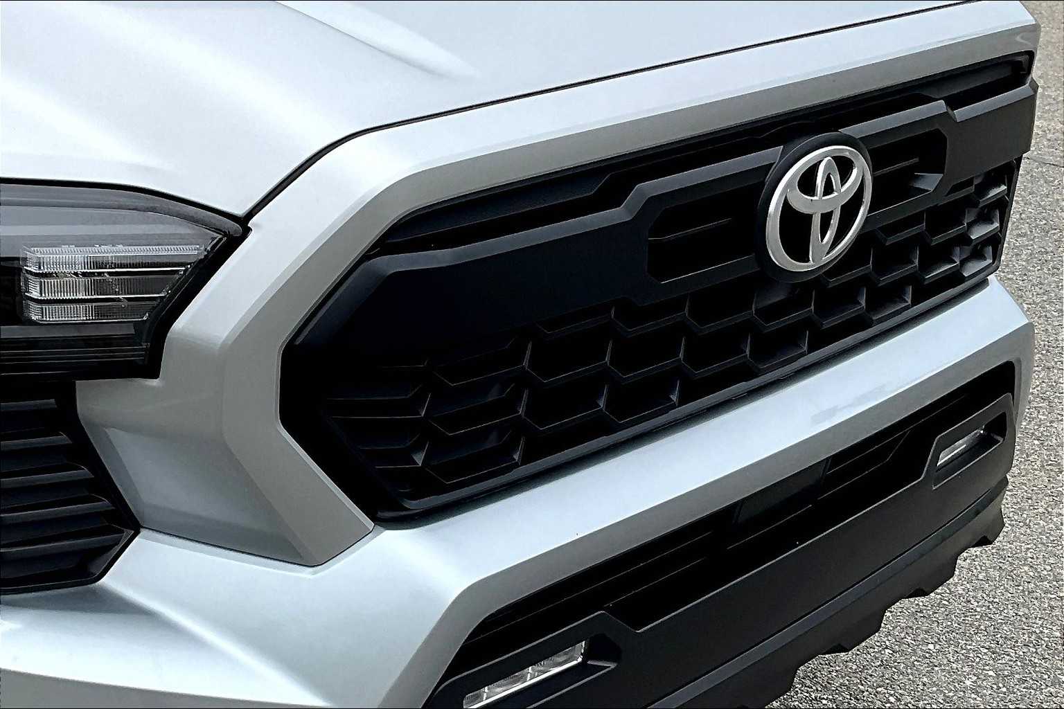 2024 Toyota Tacoma TRD Off Road - Photo 33