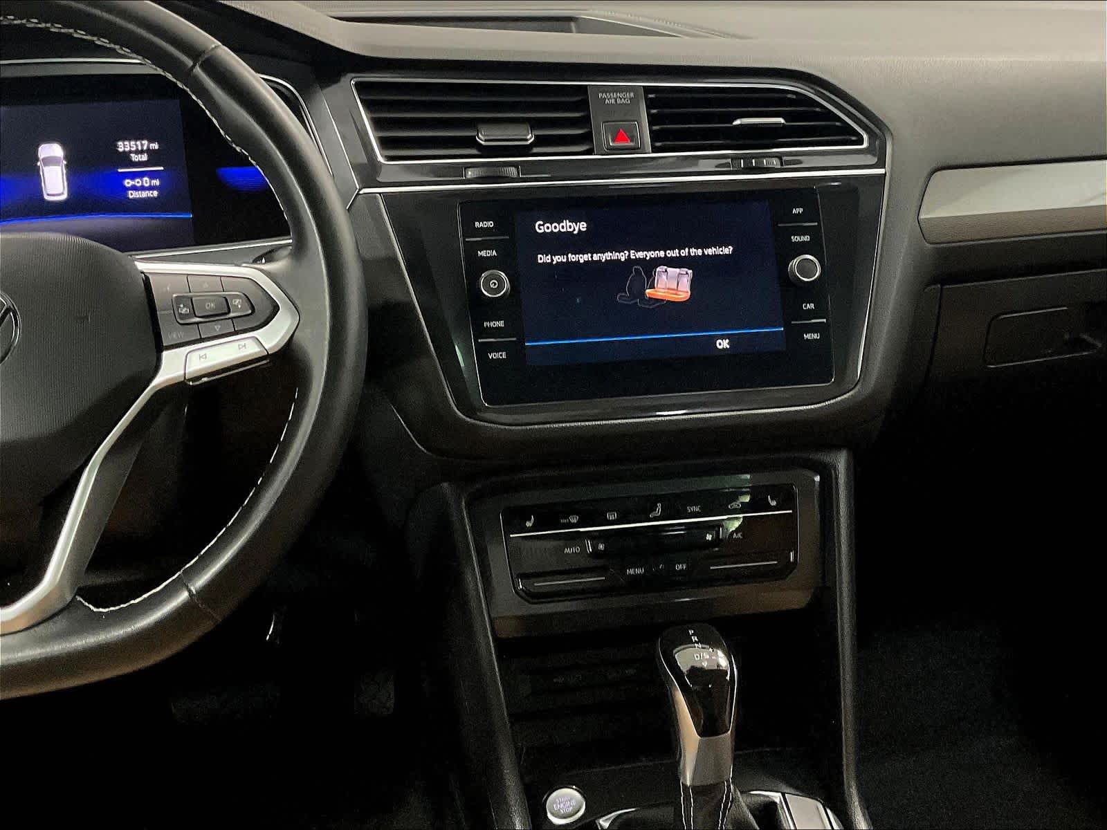 2022 Volkswagen Tiguan SE - Photo 18