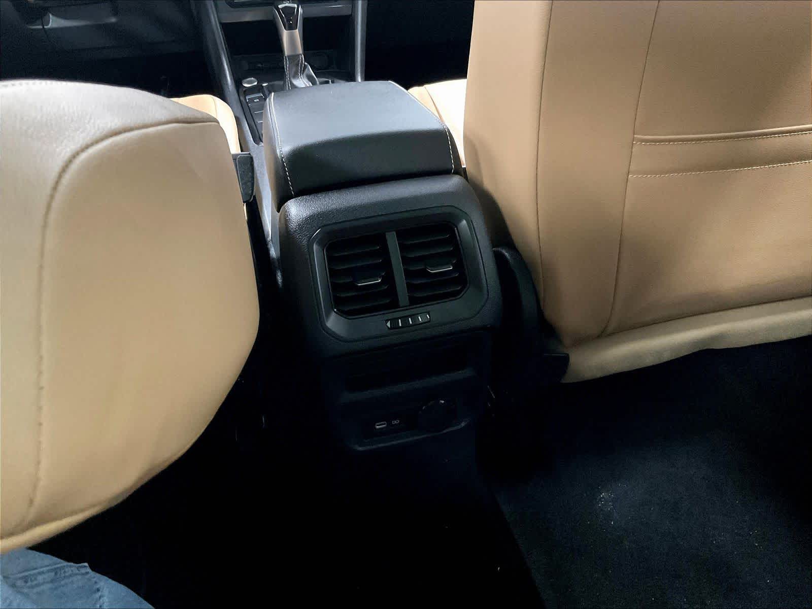 2022 Volkswagen Tiguan SE - Photo 28