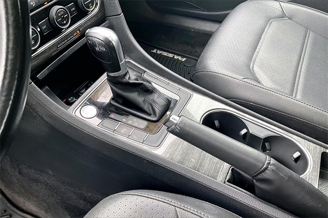 2018 Volkswagen Passat 2.0T SE - Photo 15