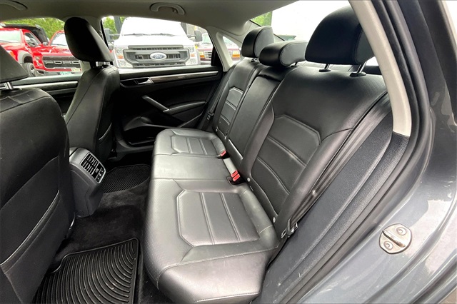 2018 Volkswagen Passat 2.0T SE - Photo 22