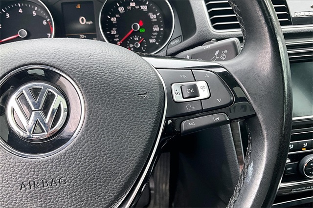 2018 Volkswagen Passat 2.0T SE - Photo 25