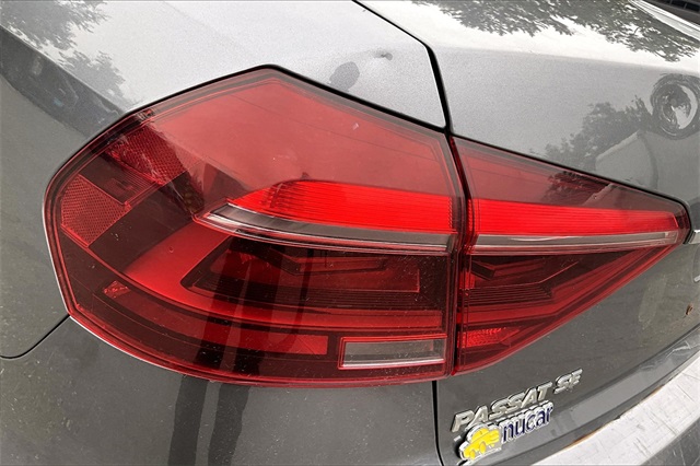 2018 Volkswagen Passat 2.0T SE - Photo 32