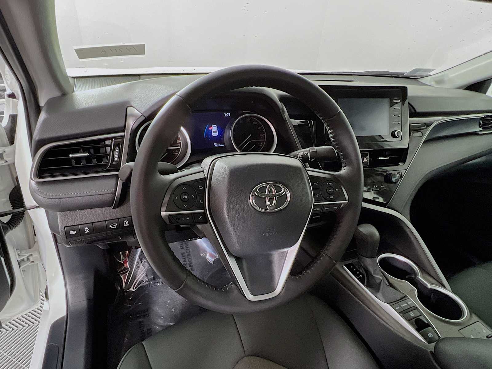 2022 Toyota Camry LE - Photo 11