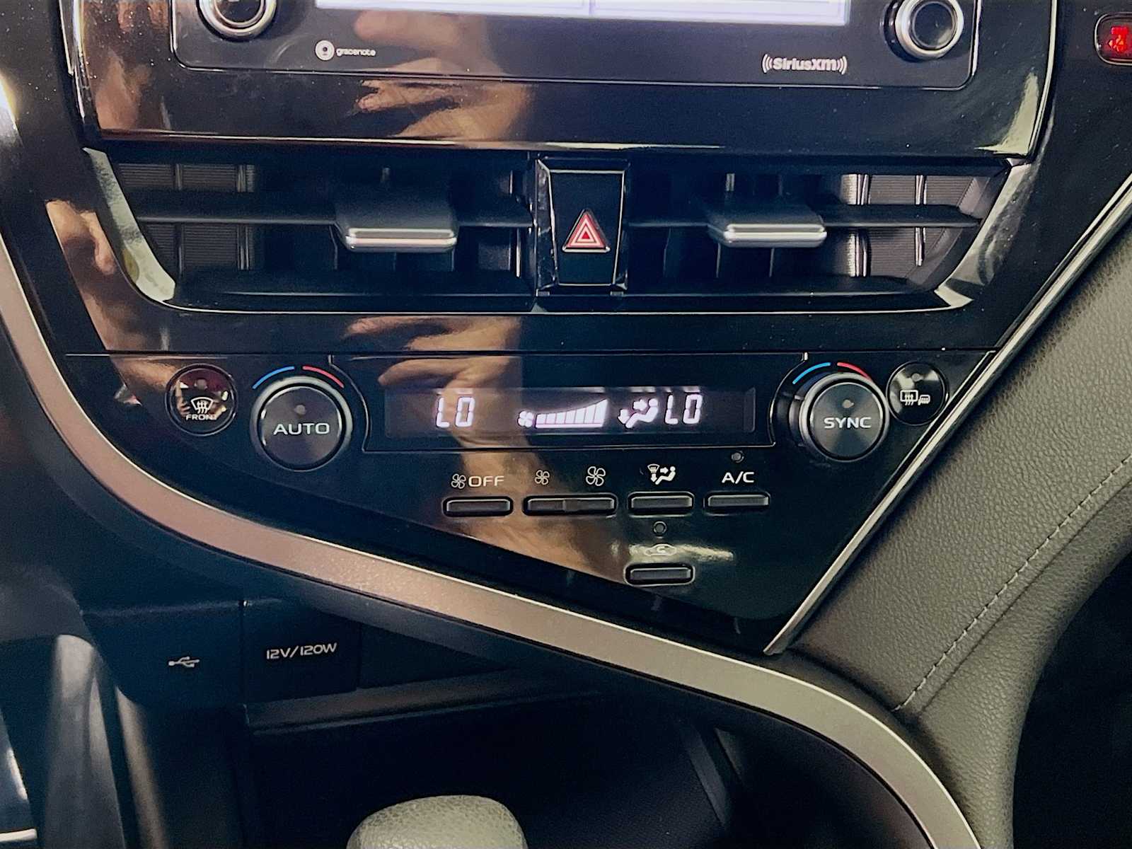 2022 Toyota Camry LE - Photo 15
