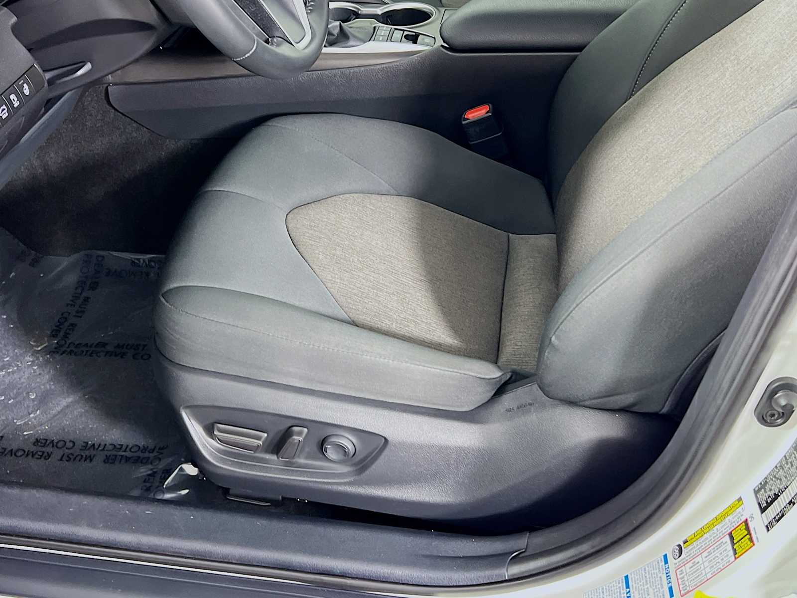 2022 Toyota Camry LE - Photo 19