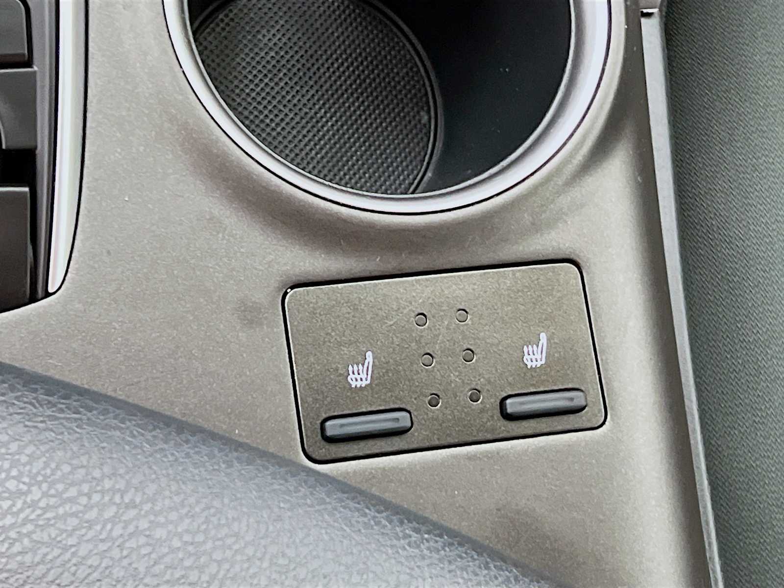 2022 Toyota Camry LE - Photo 20