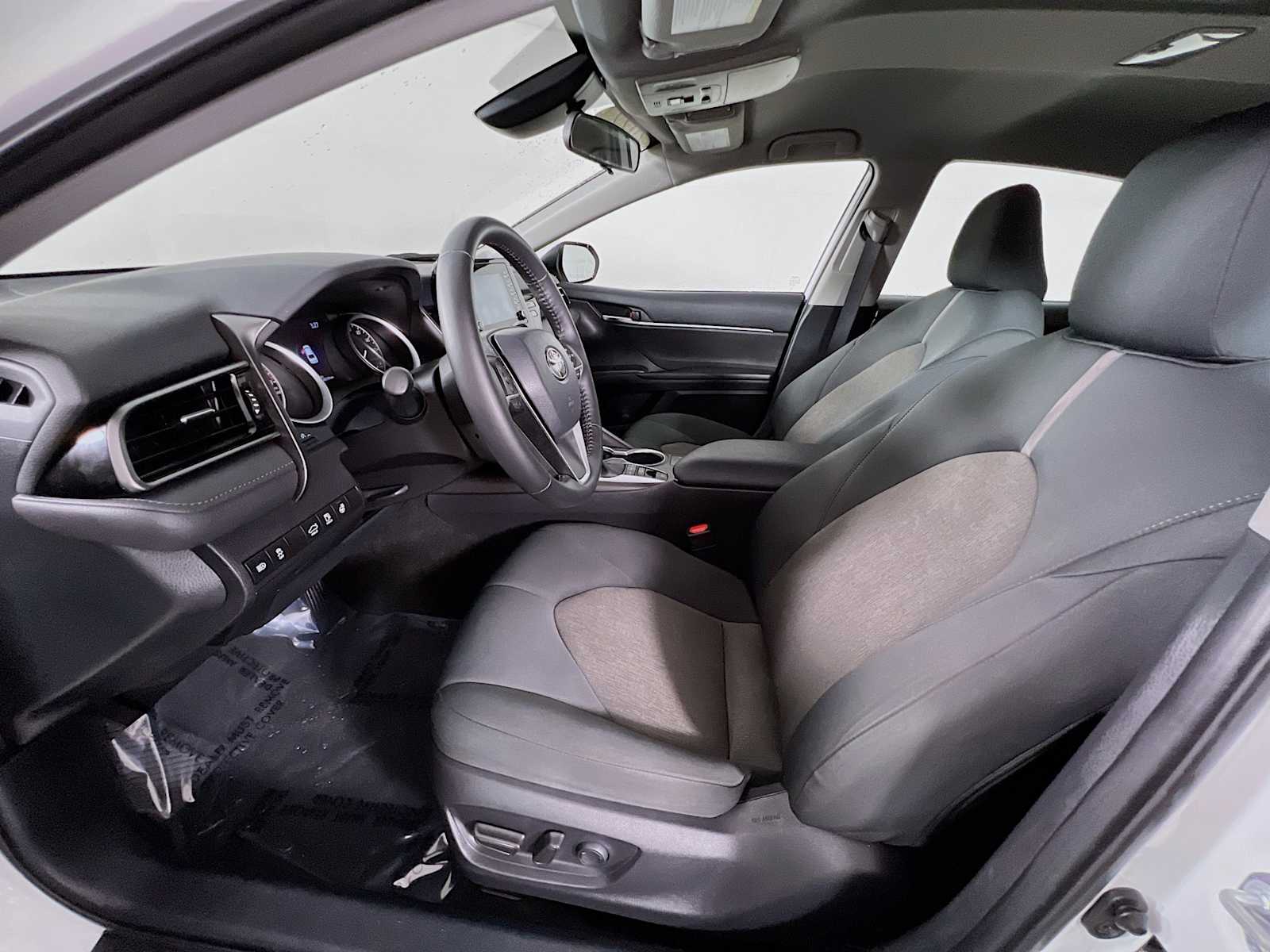2022 Toyota Camry LE - Photo 21