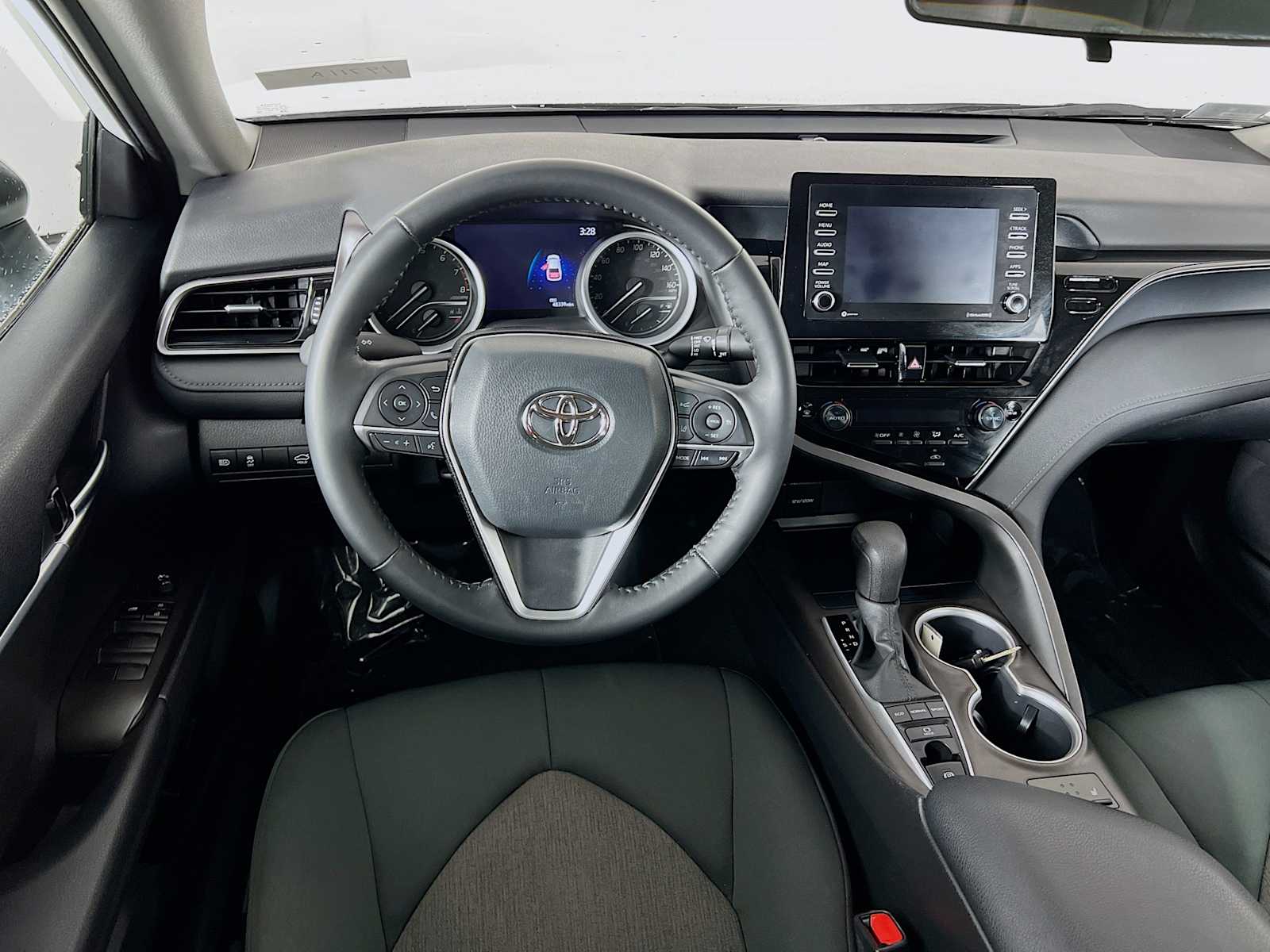 2022 Toyota Camry LE - Photo 22