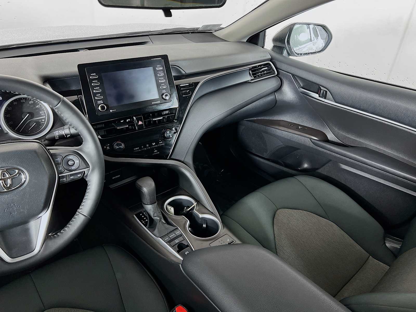2022 Toyota Camry LE - Photo 23