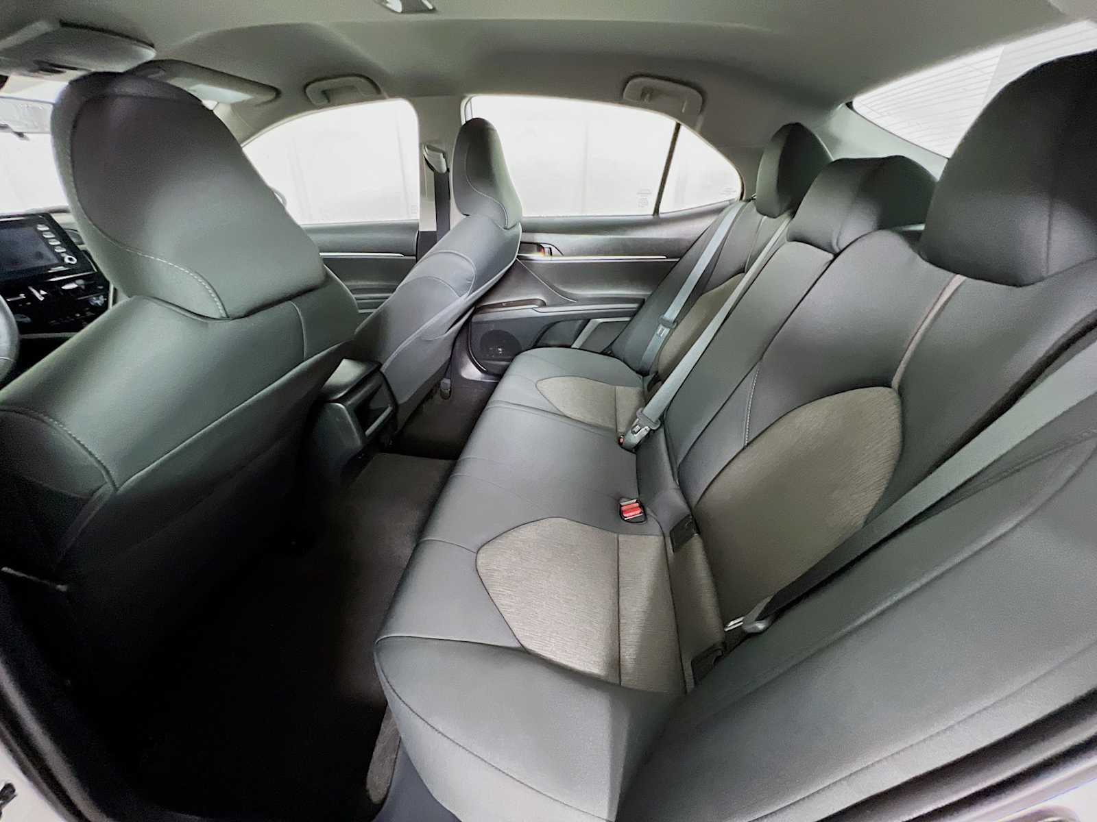 2022 Toyota Camry LE - Photo 24