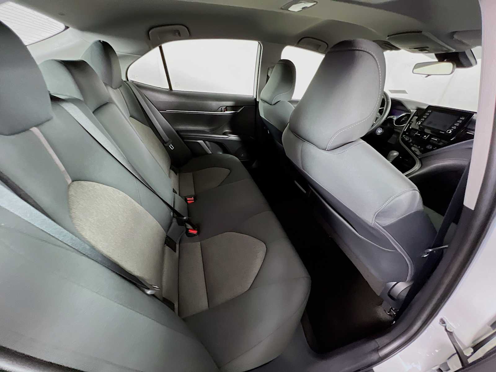 2022 Toyota Camry LE - Photo 26