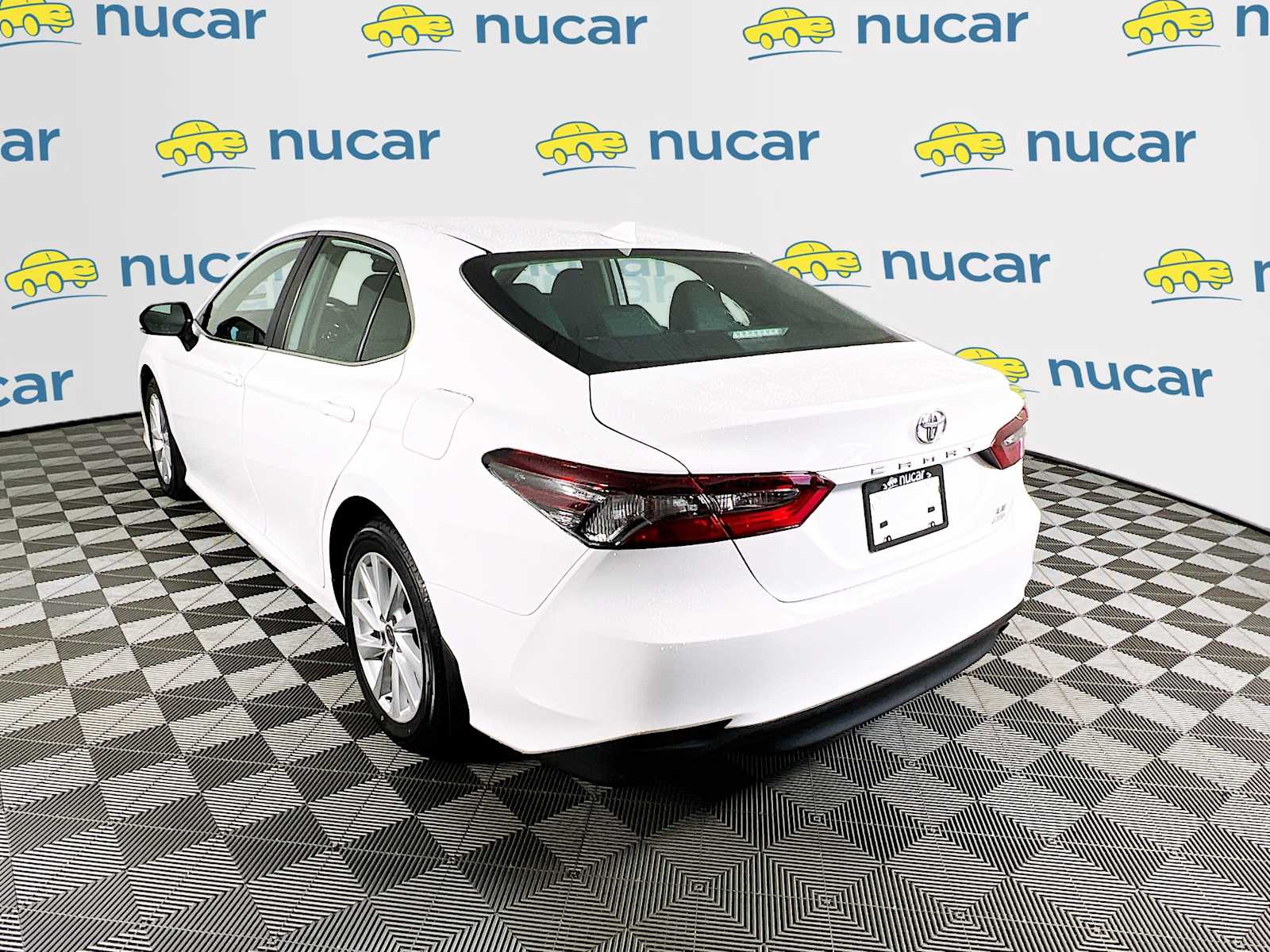 2022 Toyota Camry LE - Photo 5