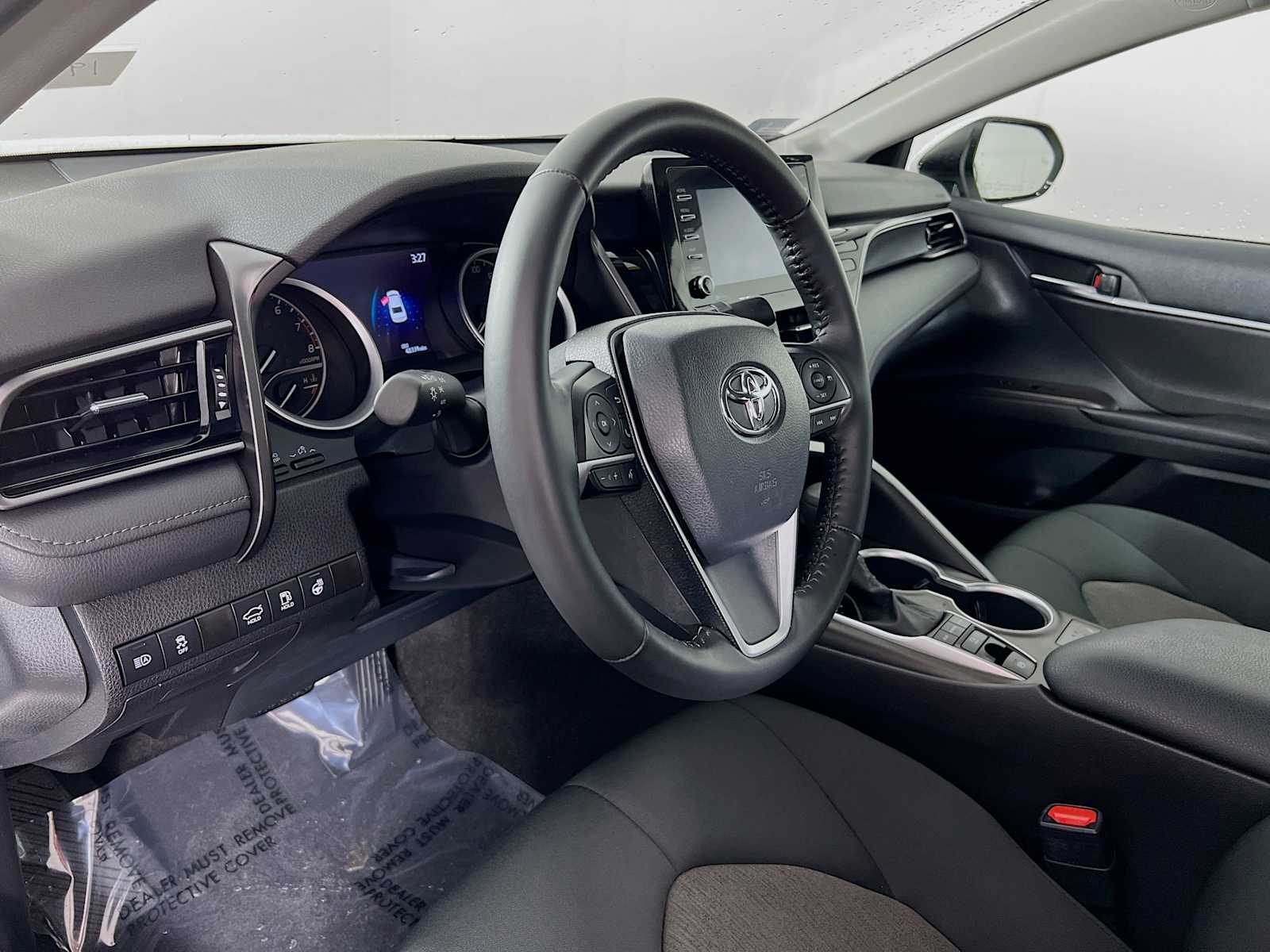 2022 Toyota Camry LE - Photo 9
