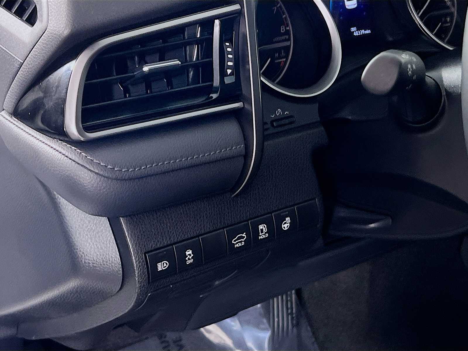 2022 Toyota Camry LE - Photo 10