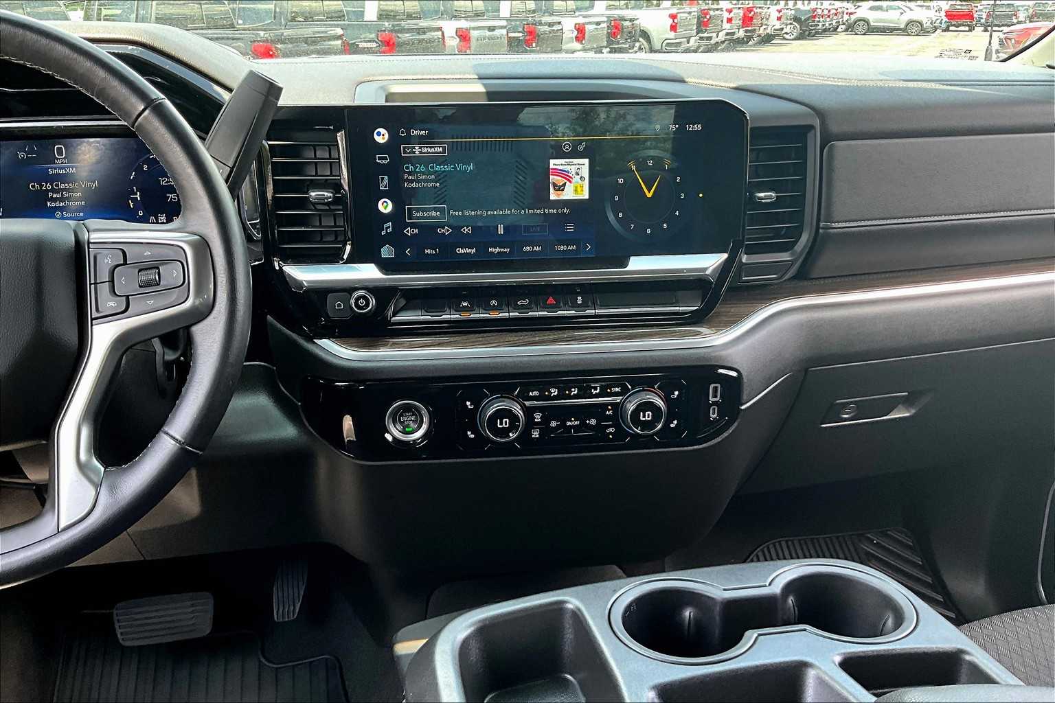 2022 Chevrolet Silverado 1500 LT - Photo 17