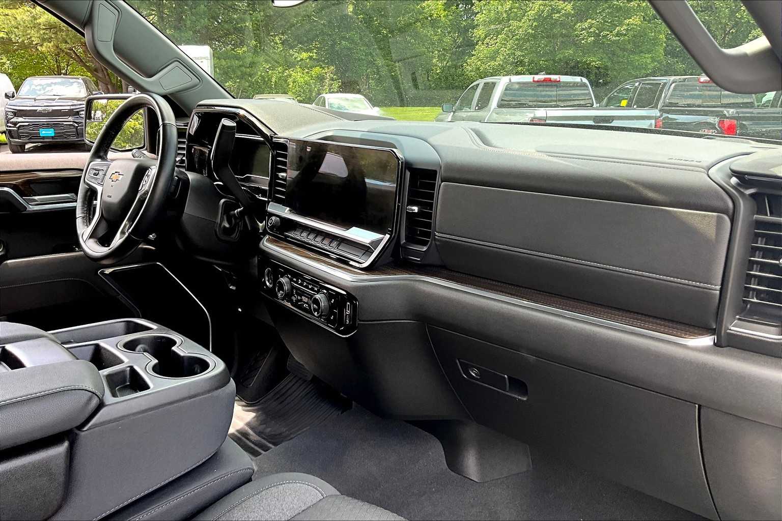 2022 Chevrolet Silverado 1500 LT - Photo 21