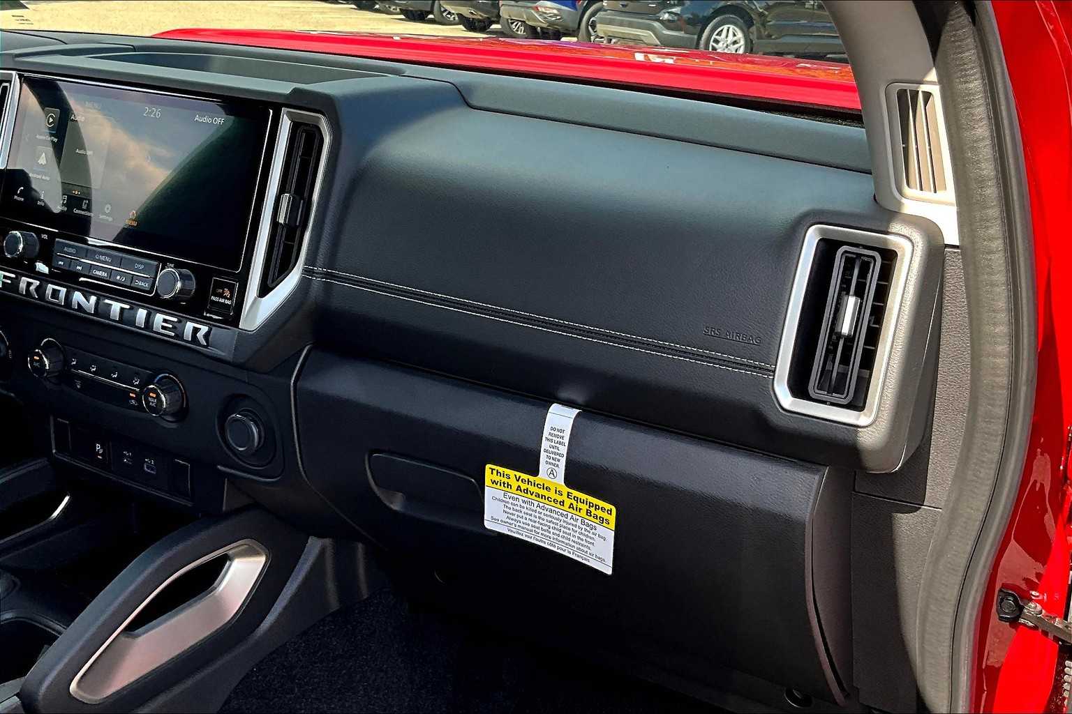 2025 Nissan Frontier SV - Photo 13