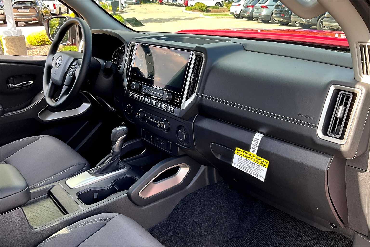 2025 Nissan Frontier SV - Photo 14