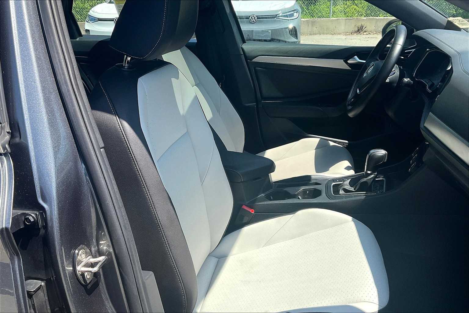 2019 Volkswagen Jetta R-Line - Photo 11