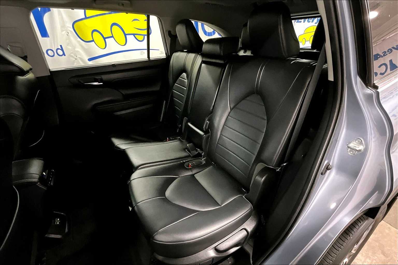 2022 Toyota Highlander XLE - Photo 15