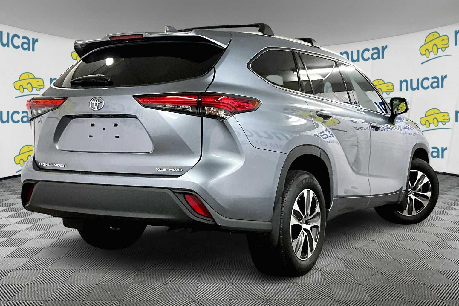 2022 Toyota Highlander XLE - Photo 6