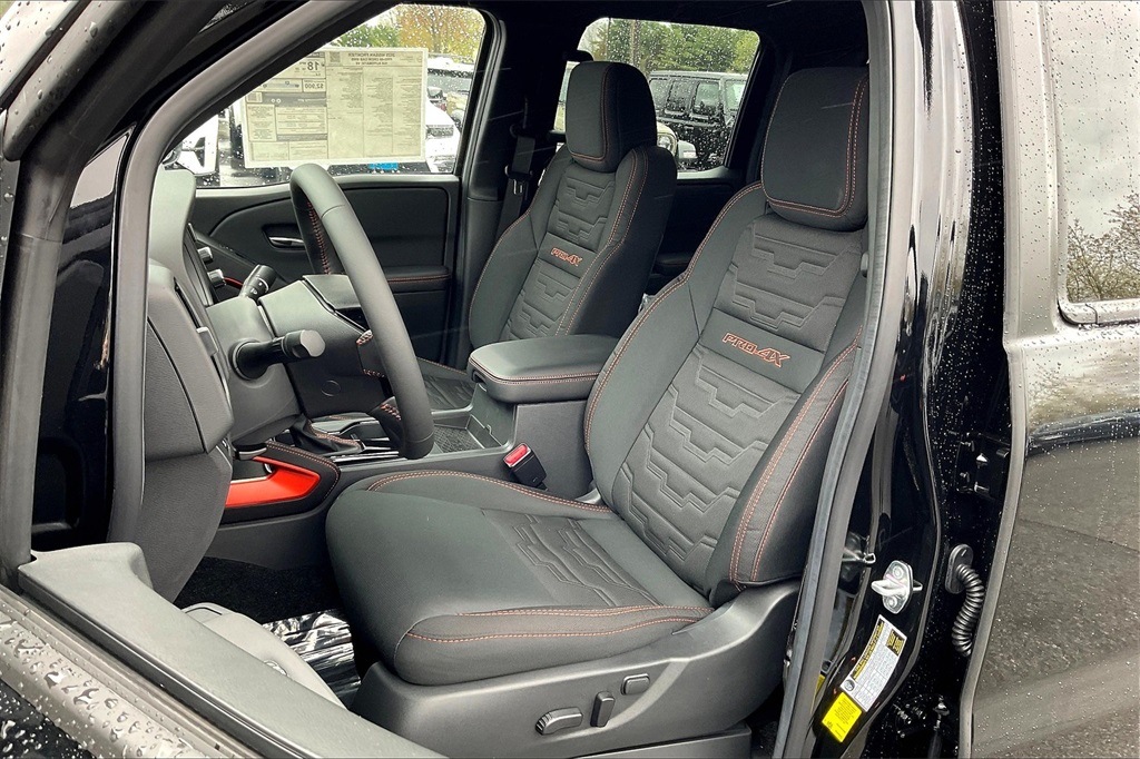 2025 Nissan Frontier PRO-4X - Photo 11