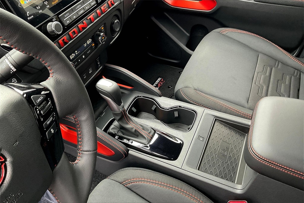 2025 Nissan Frontier PRO-4X - Photo 14